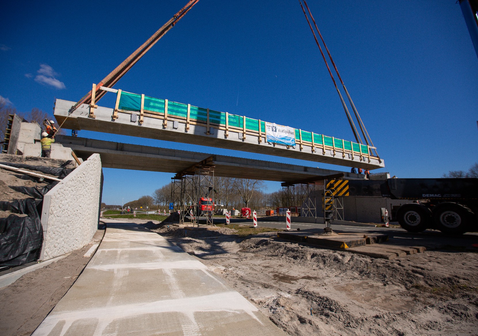 Afb: Voetgangersbrug over de N306 3.7